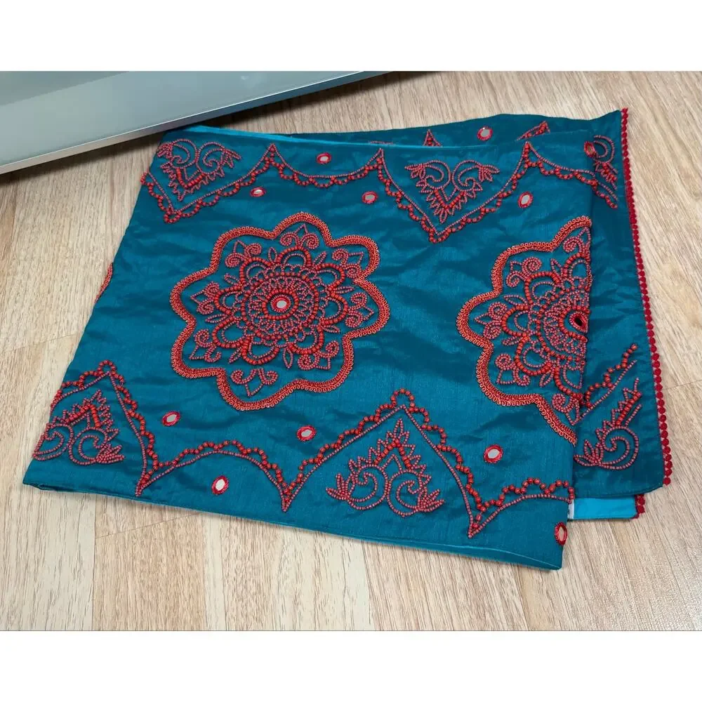 NWT Kim Seybert Hand Beaded Table Runner